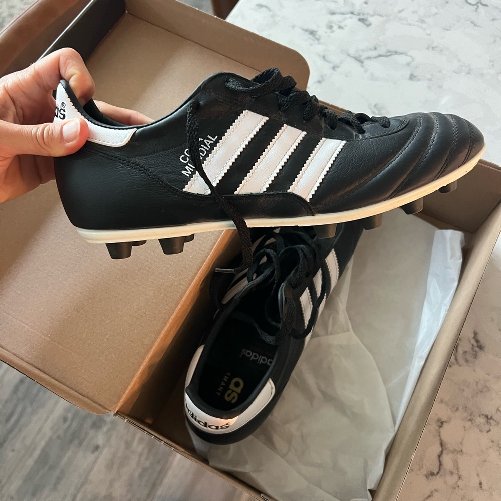 Like-New Adidas Copa Mundial soccer cleats